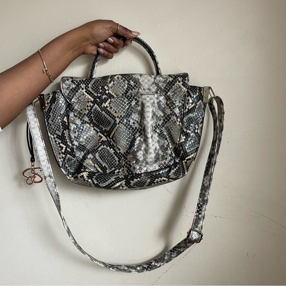 Jessica Simpson NWT Python Snake Crossbody bag - Picture 3 of 3